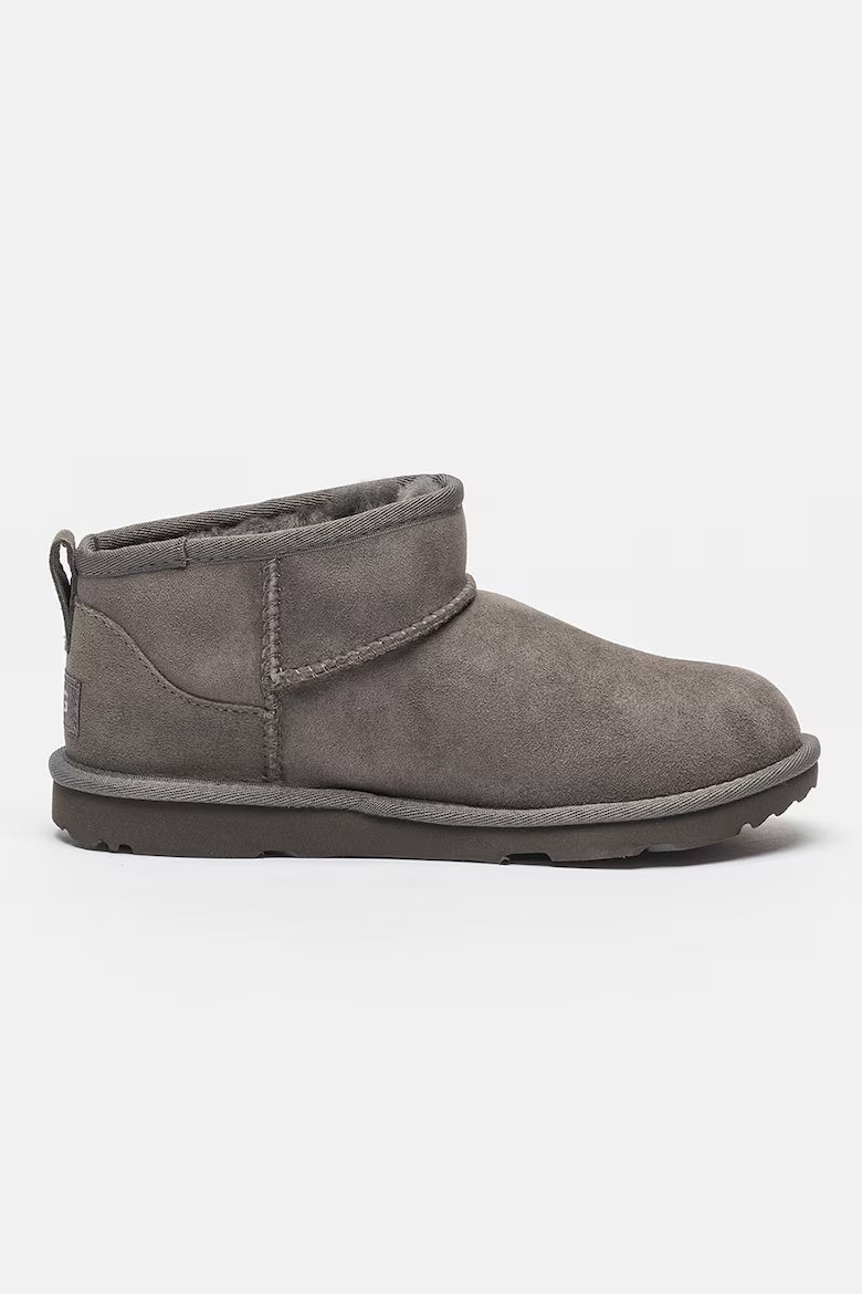 Ghete slip-on rezistente la apa din piele intoarsa Classic Ultra Mini UGG